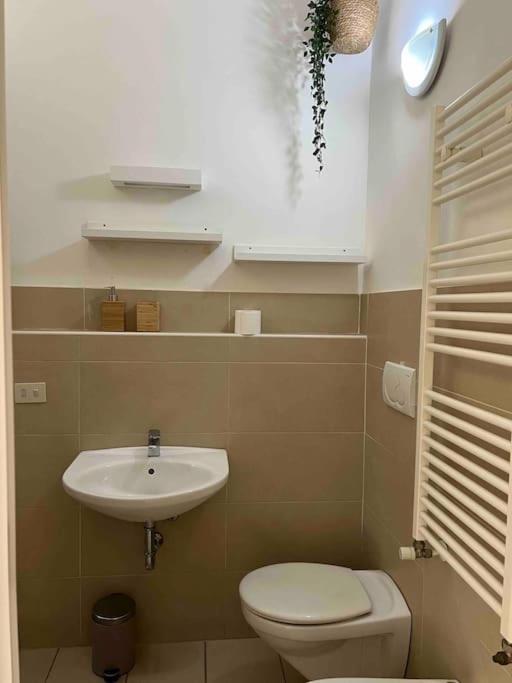 Tarra Place Milan Bagian luar foto